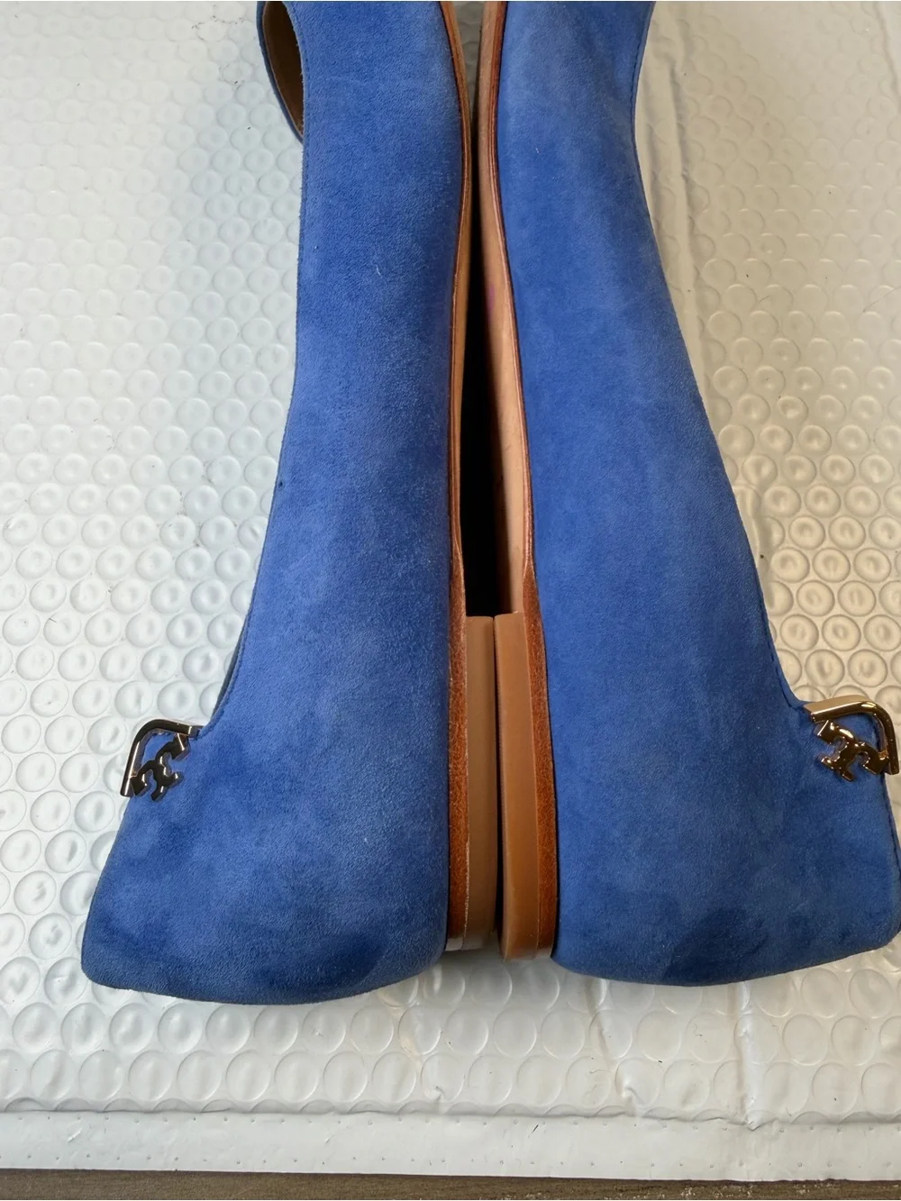 Tory Burch Gigi Pointed Toe Flats Blue Suede Gold Logo Women’s Size 9M New